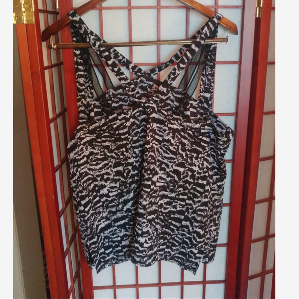 Fabletics Liza Tank - Picture 4 of 4